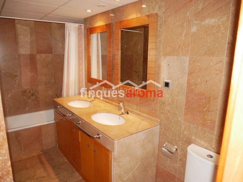 Foto 0998054f-094b-4a6f-b52f-83a11e024dd3. Duplex with heating parking in Eixample Tarragona