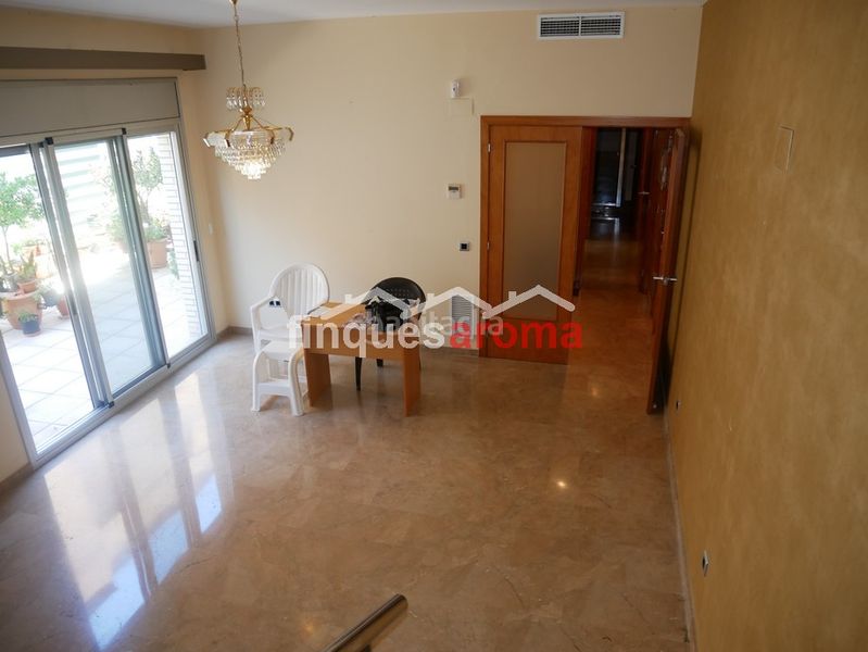 Foto 44b34725-5e77-419f-a059-d60b3377d842. Duplex with heating parking in Eixample Tarragona