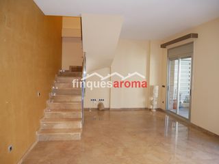 Dúplex a Eixample. Exclusivo dúplex en el centro de tarragona con parquing