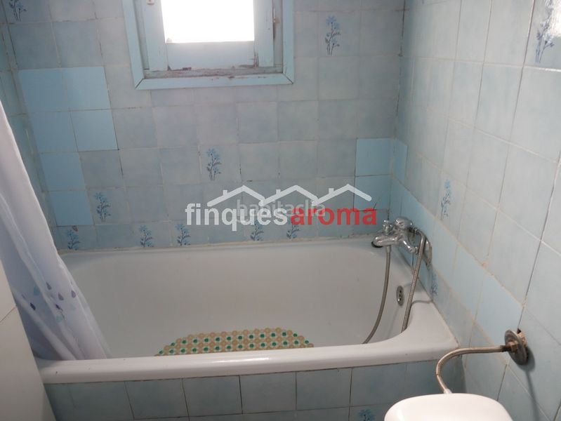 Foto b8578c6d-a04b-4a63-9ae1-32b916350c62. Casa amb xemeneia a Valls