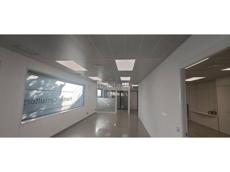 Foto fb53c181-f808-4268-9a40-334d270eaa80. Alquiler local comercial alquiler de un local comercial en Sant Celoni