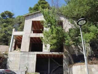Chalet  Llobregat 12. Venta de una villa en vallgorguina