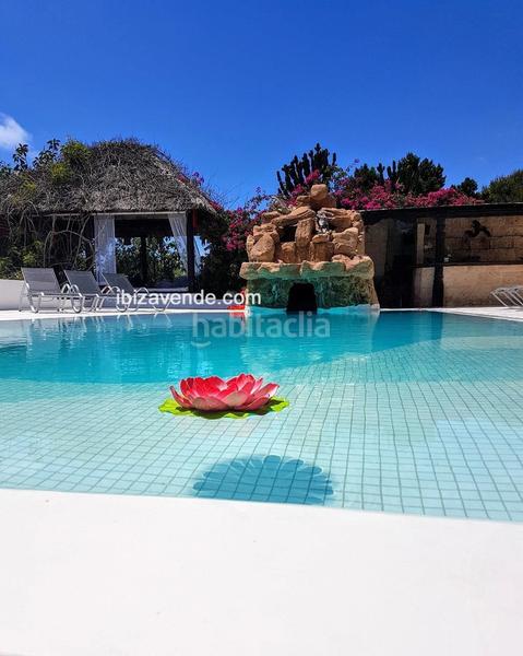 Foto 0c2d4bbc-21fa-4cba-8560-3454d7c2db99. Casa amb aparcament piscina a Cap Martinet Santa Eulària