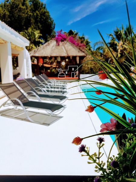 Foto 17ff89cd-1203-4e1d-9d0f-8165401cd508. Casa amb aparcament piscina a Cap Martinet Santa Eulària