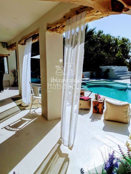 Foto 417e7f7d-109a-49ad-aedc-f6a47ef038d3. Casa amb aparcament piscina a Cap Martinet Santa Eulària