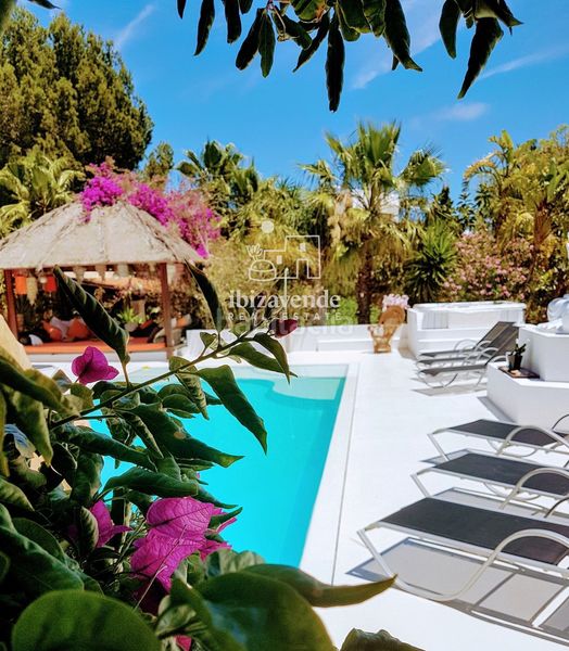 Foto 4943cb56-ff30-4363-9f36-f8b92c15256f. Casa amb aparcament piscina a Cap Martinet Santa Eulària