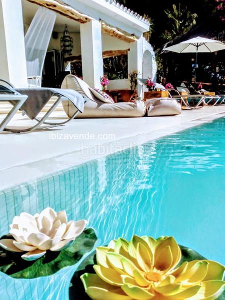 Foto 5ba62726-30d2-4e53-93b2-a3385e4f0792. Casa amb aparcament piscina a Cap Martinet Santa Eulària
