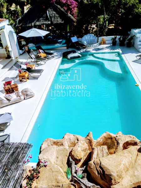 Foto 6e873f72-ab51-4d2d-adab-452c6a4bbfb4. Casa amb aparcament piscina a Cap Martinet Santa Eulària