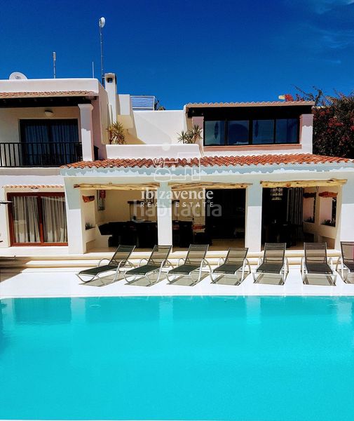 Foto b92f343e-9266-4578-a693-202c9fcd8d0e. Casa amb aparcament piscina a Cap Martinet Santa Eulària