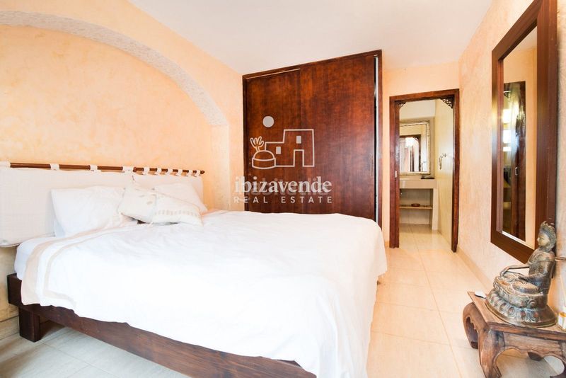 Foto d0c5dac4-8d0e-403c-95f2-593a36865a51. Casa amb aparcament piscina a Cap Martinet Santa Eulària