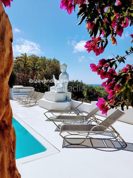 Foto ea14333e-e876-41e4-a55a-04b47df506dd. Casa amb aparcament piscina a Cap Martinet Santa Eulària
