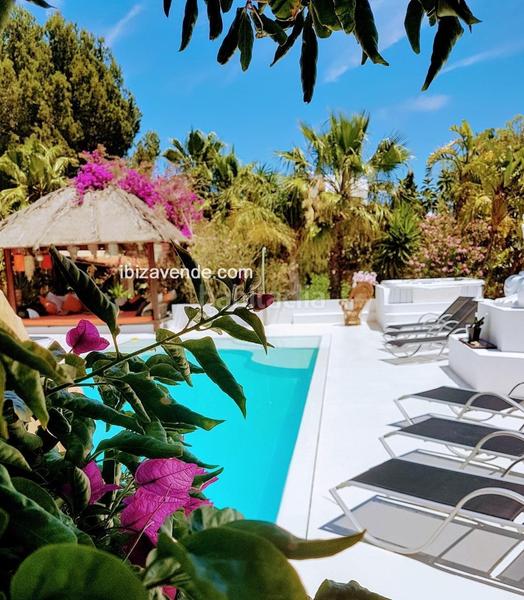 Foto ebc53f3e-78a7-4914-b95b-e129e4a7d5a5. Casa amb aparcament piscina a Cap Martinet Santa Eulària