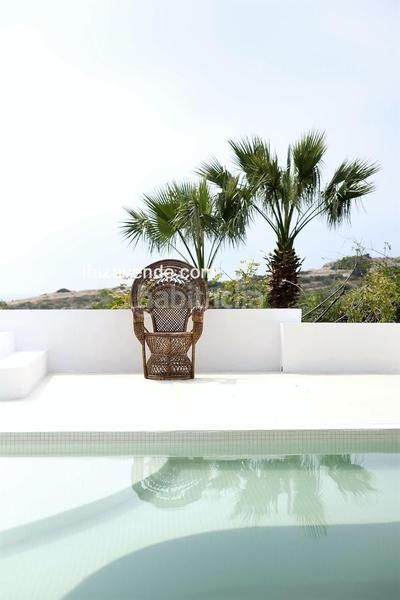 Foto f97f3c95-4e21-47ac-b925-e57ec0809d27. Casa amb aparcament piscina a Cap Martinet Santa Eulària