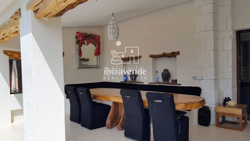 Foto fa54a6f4-db05-4e75-86dd-a0628f274985. Casa amb aparcament piscina a Cap Martinet Santa Eulària