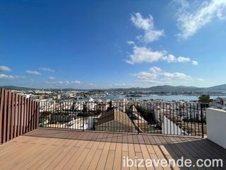 Ático en Dalt Vila-La Marina