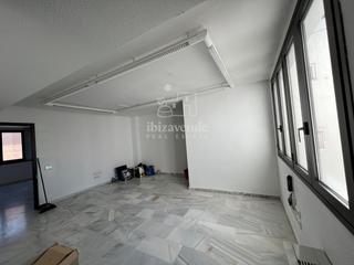 Lloguer Oficina  Aragóm. Oficina con dos espacios lista para entrar en el centro de ibiza