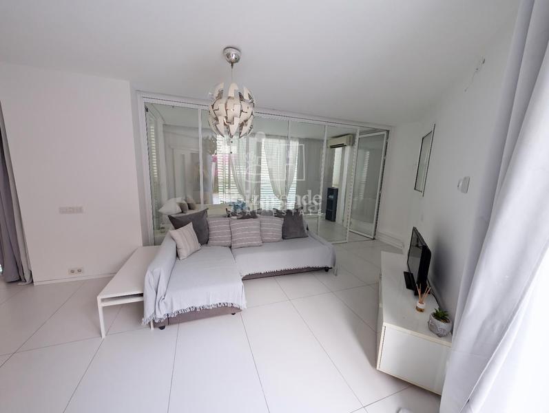 Foto 0a4d038c-e495-422c-90ba-a44d41dd5543. Piso bajo moderno con jardín privado en marina botafoch en Ibiza