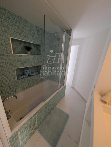 Foto 16874452-0e83-4f14-8753-89499437aa54. Piso bajo moderno con jardín privado en marina botafoch en Ibiza