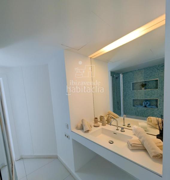 Foto 2121f294-8a04-4813-bf91-1b94fe84d4c9. Piso bajo moderno con jardín privado en marina botafoch en Ibiza