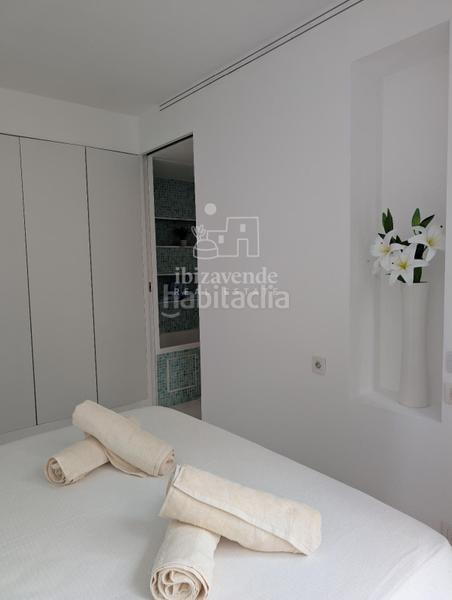 Foto 3290ac6f-295f-459d-9adf-32c88953c7b2. Piso bajo moderno con jardín privado en marina botafoch en Ibiza