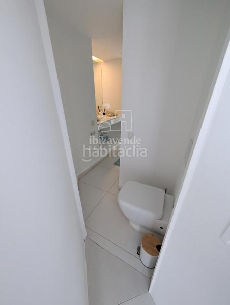 Foto 3eec0660-79fd-4547-ba8a-4247ac329617. Piso bajo moderno con jardín privado en marina botafoch en Ibiza
