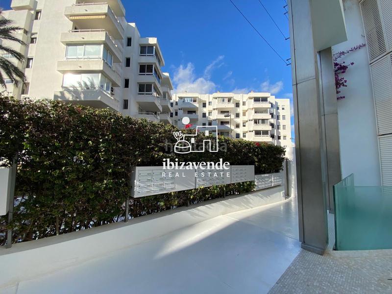 Foto bec094d3-da19-4e22-9d96-319acc5c048b. Piso bajo moderno con jardín privado en marina botafoch en Ibiza