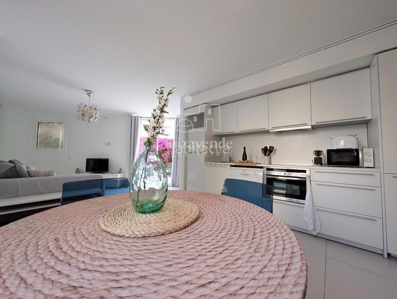 Foto cbae0873-92ef-4f97-a253-1f5b328078a0. Piso bajo moderno con jardín privado en marina botafoch en Ibiza