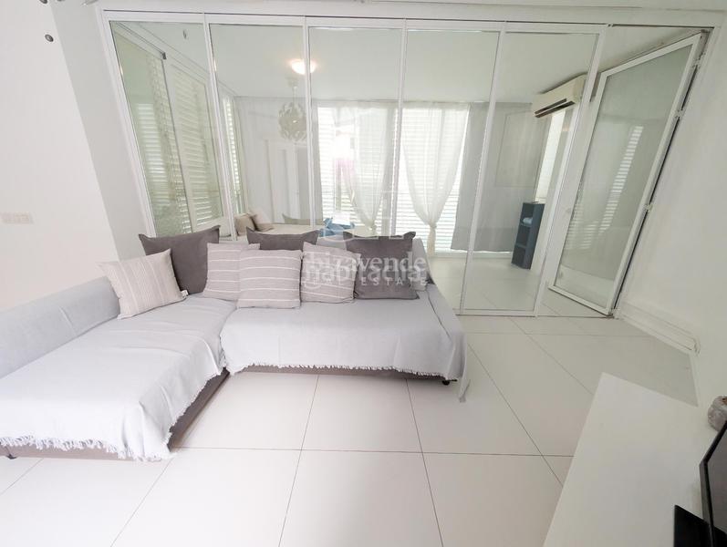 Foto cfd0d4da-c037-4a01-922b-41ecff025dfc. Piso bajo moderno con jardín privado en marina botafoch en Ibiza