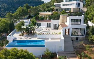 Xalet  De dalt. Villa moderna restaurada con fantásticas vistas al mar