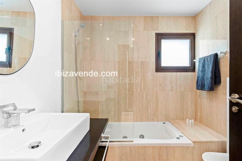 Foto a0ef4ad7-266b-4c03-b850-b99518e04244. Xalet amb aparcament piscina a Sant Agustí-Cala de Bou Sant Josep de sa Talaia