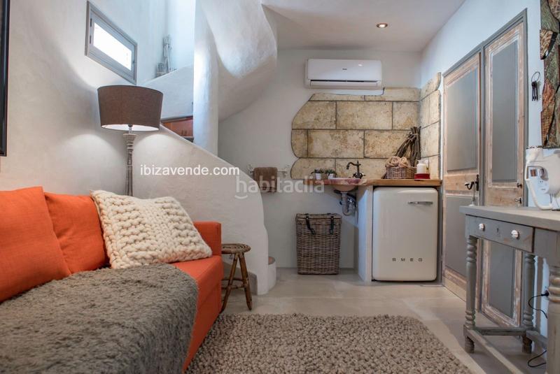 Foto a6a5b512-9c70-4b80-9d90-299a6a8c7082. Lloguer dúplex amb calefacció a Dalt Vila-La Marina Ibiza