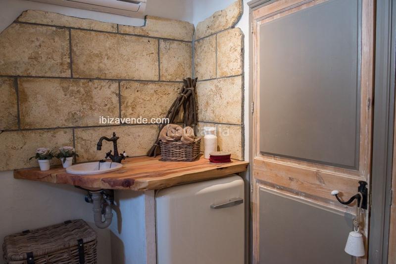 Foto 4430e50e-91ba-4480-9256-bb91f9759f7b. Miete zweistöckige wohnung mit heizung in Dalt Vila-La Marina Ibiza