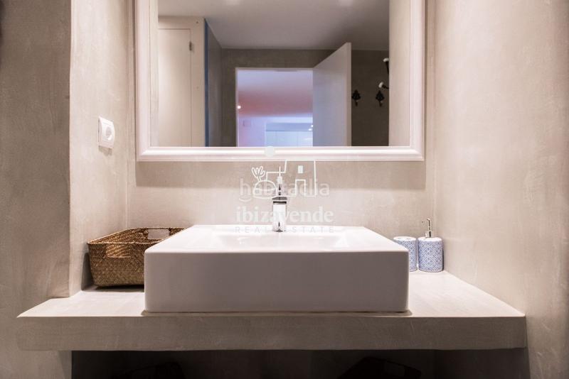 Foto 34ed2665-639a-4627-a6fe-eeee0daa755d. Alquiler piso fantástico piso moderno en marina botafoch alquiler invierno en Ibiza