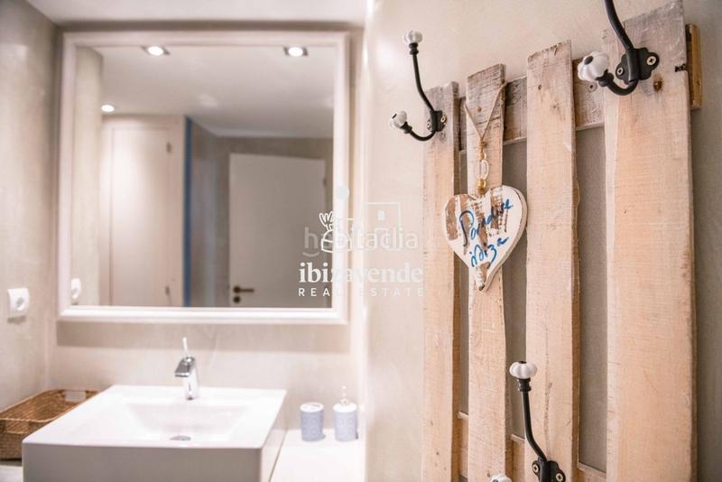 Foto 912f9eff-3931-450b-b02c-a469dfc66395. Alquiler piso fantástico piso moderno en marina botafoch alquiler invierno en Ibiza