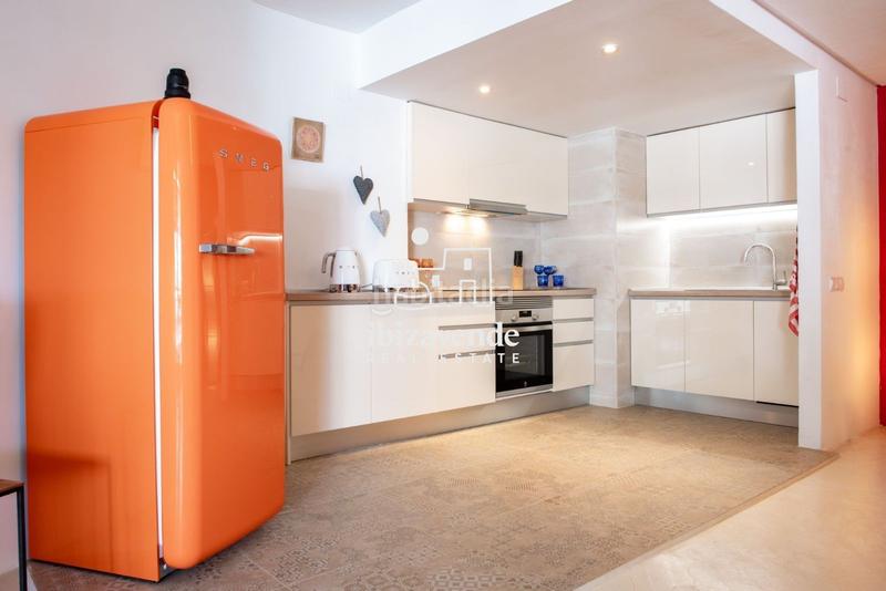 Foto c98944e5-b561-404c-8843-aa0a631606ea. Lloguer pis amb calefacció piscina a Marina Botafoc-Talamanca Ibiza