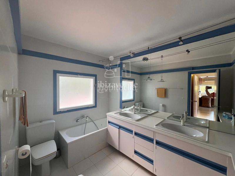 Foto 5a5210d9-498b-4b02-a9d4-e45b2ba96344. Piso atico en Can Furnet con terraza y jardín privado. en Santa Eulària