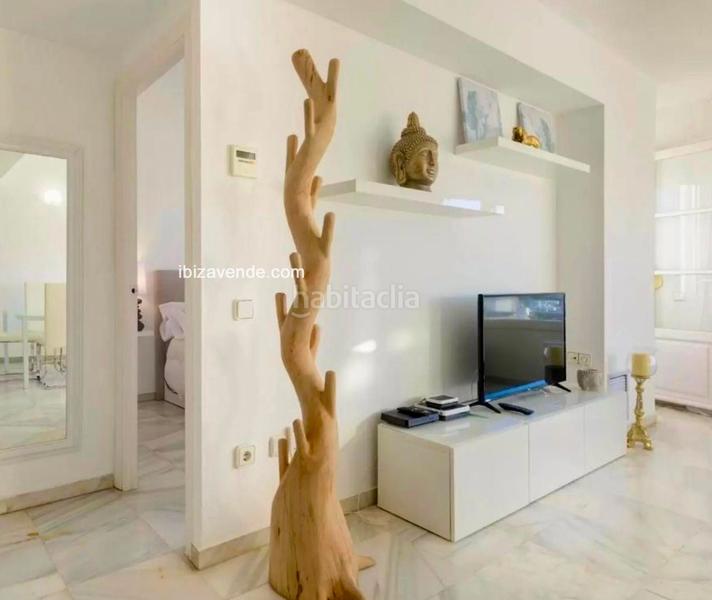 Foto 7a32621a-1568-4b91-a520-ee9e874dedaa. Piso maravilloso apartamento en edificio girasoles, marina botafoc, en Ibiza