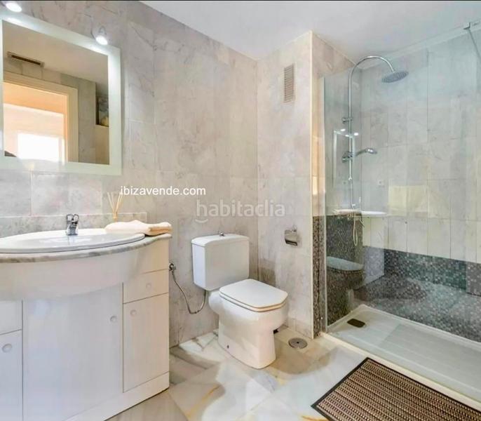 Foto b3973914-cff4-4308-ad9c-f9d9af4de4af. Piso maravilloso apartamento en edificio girasoles, marina botafoc, en Ibiza