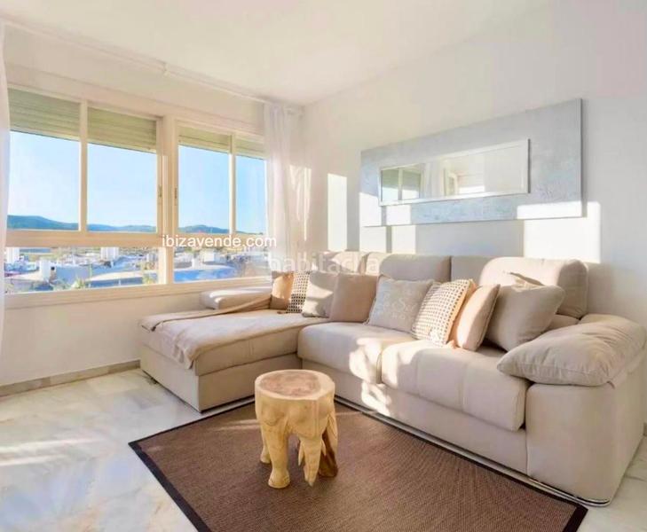 Foto e2720a55-593f-4c0d-b910-e7b7fe576bbe. Piso maravilloso apartamento en edificio girasoles, marina botafoc, en Ibiza