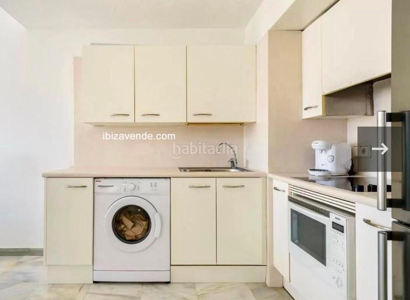 Foto f0b0ad2d-8cac-4c89-ba65-04d138e1f289. Piso maravilloso apartamento en edificio girasoles, marina botafoc, en Ibiza