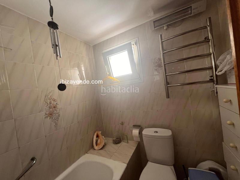 Foto 0d8b9f66-282b-4876-915a-a262222b2673. Penthouse with parking pool in S´Eixample-Can Misses Ibiza