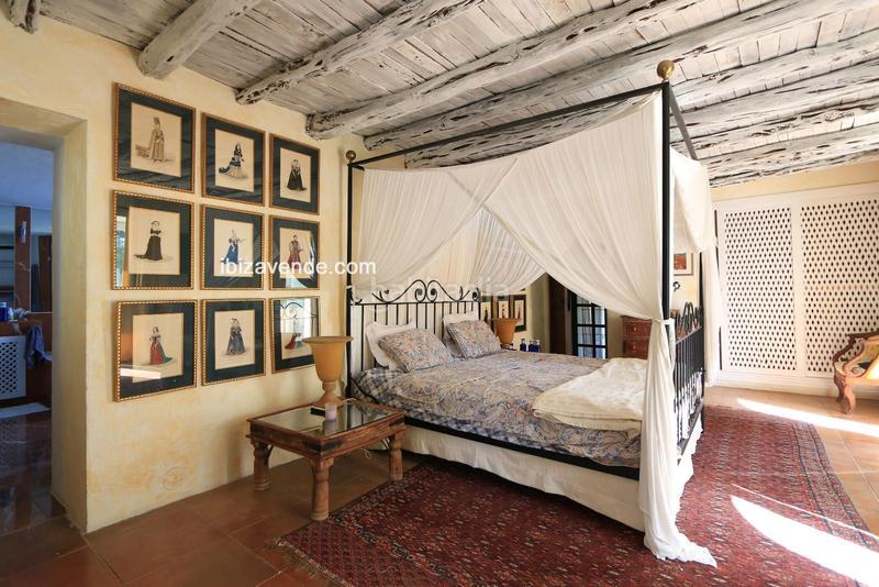 Foto dd256215-2c5f-4622-8ec5-7536f9db488e. Maison avec chauffage parking piscine dans Santa Eulària des riu Santa Eulària