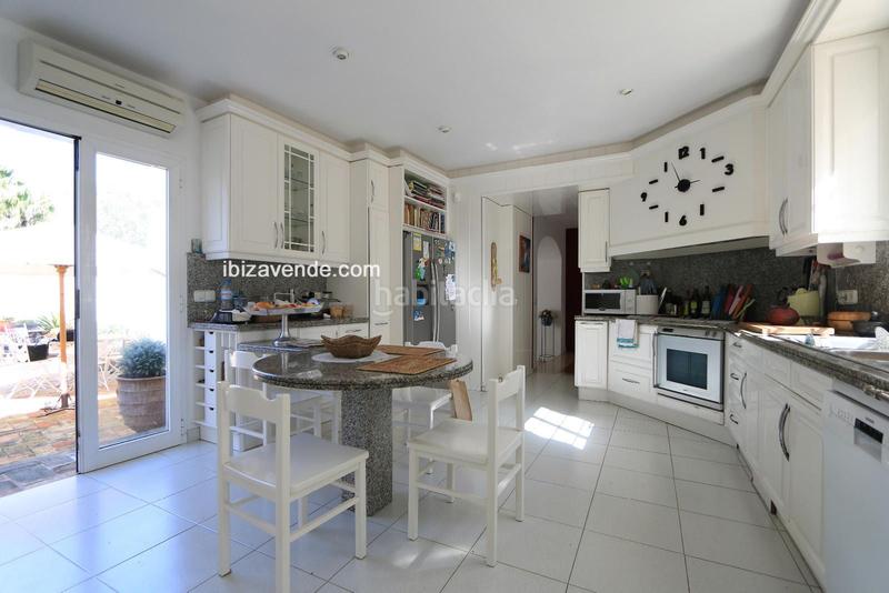 Foto ef4d7f84-d76d-40e2-8cb1-fc449408f85a. Maison avec chauffage parking piscine dans Santa Eulària des riu Santa Eulària