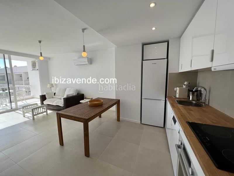 Foto 6fd20642-6f6f-4cfb-ad0e-8f28d93aafca. Alquiler piso  nuevo en primera linea de playa con vistas al mar. en Ibiza