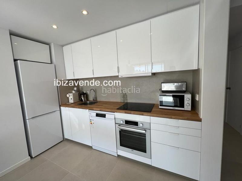 Foto 7a14d441-d69b-42e5-a677-3806f5b7d11a. Rent flat with heating pool in Ses Figueretes - Platja d'en Bossa - Cas Serres Ibiza