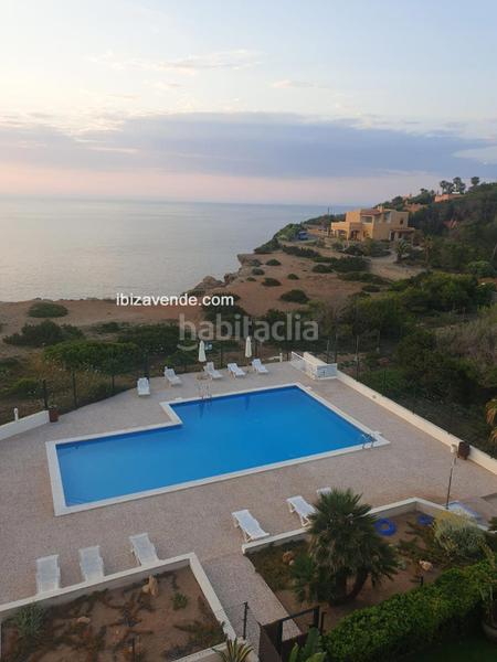Foto 4bf930e7-d39c-4ca8-adcd-5f32fe15056a. Alquiler piso encantador piso en es canar con vistas al mar en Santa Eulària