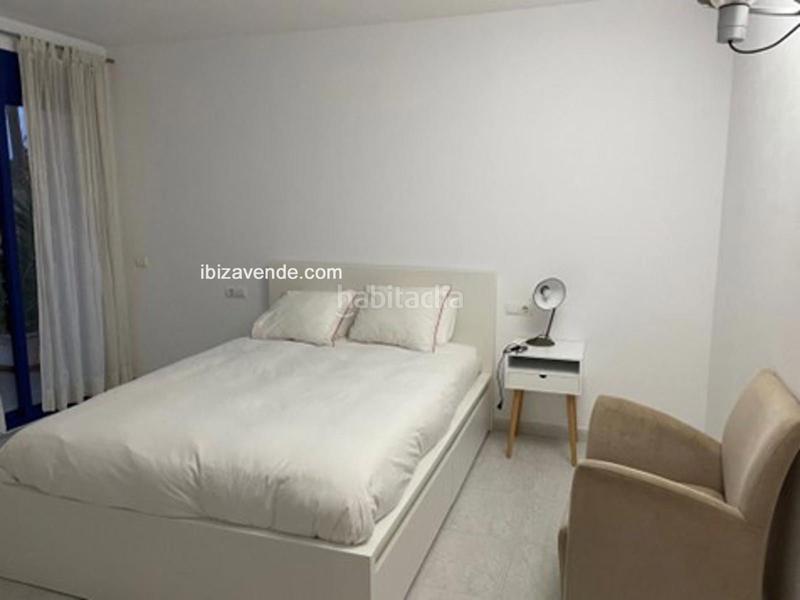 Foto 8bf9dff8-df7c-4694-b8b9-82bb1bc1083f. Miete etagenwohnung mit parking in Marina Botafoc-Talamanca Ibiza