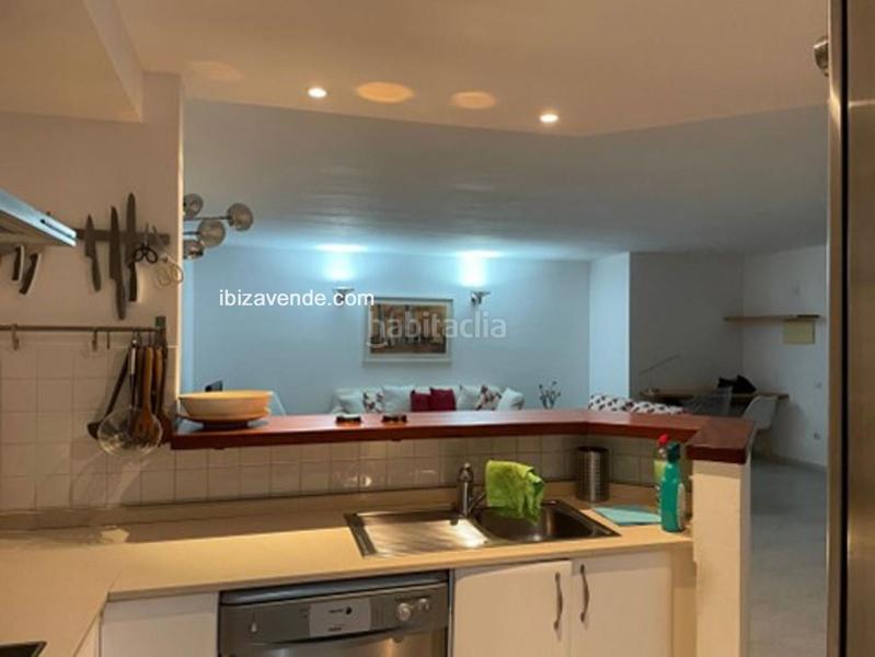 Foto ef7bd521-367f-4419-b0ab-bdafe6fe02c9. Miete etagenwohnung mit parking in Marina Botafoc-Talamanca Ibiza