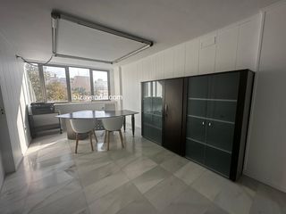 Location Bureau  Ignacio wallis. Oficina en un edificio muy conocido en el centro de ibiza
