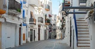 Dúplex a Dalt Vila-La Marina. Duplex para reformar en la marina